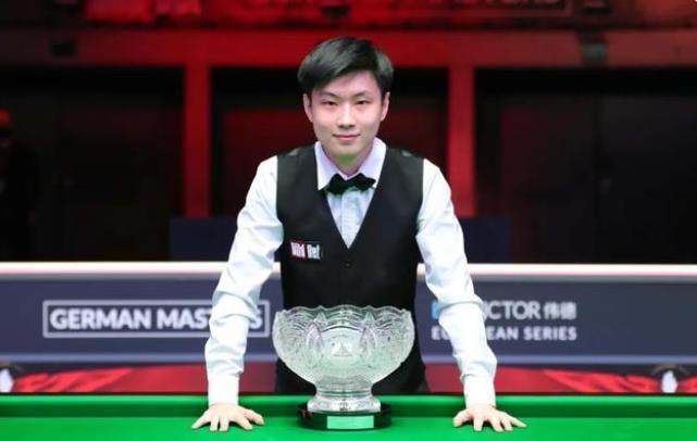 罗更多的自 罗更多的自