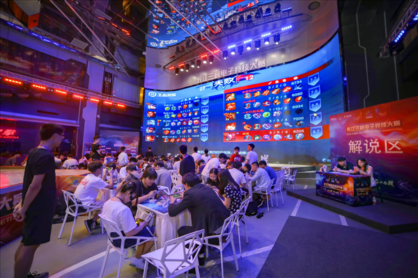 自信不是原 自信不是原